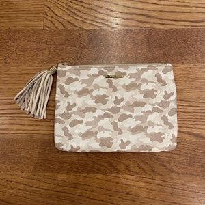 Gigi New York Camo Clutch